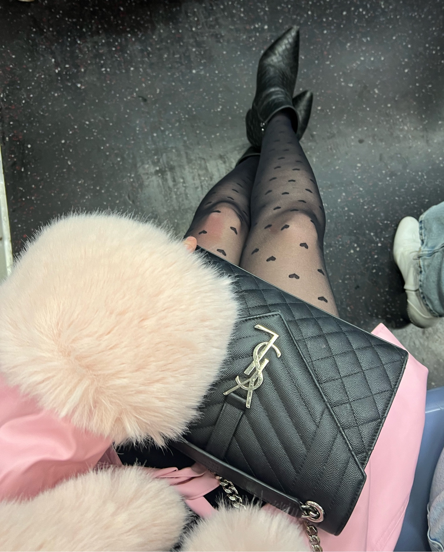 NYC subway — but make it stylish 💗✨

#LTKSeasonal #LTKHoliday #LTKparties