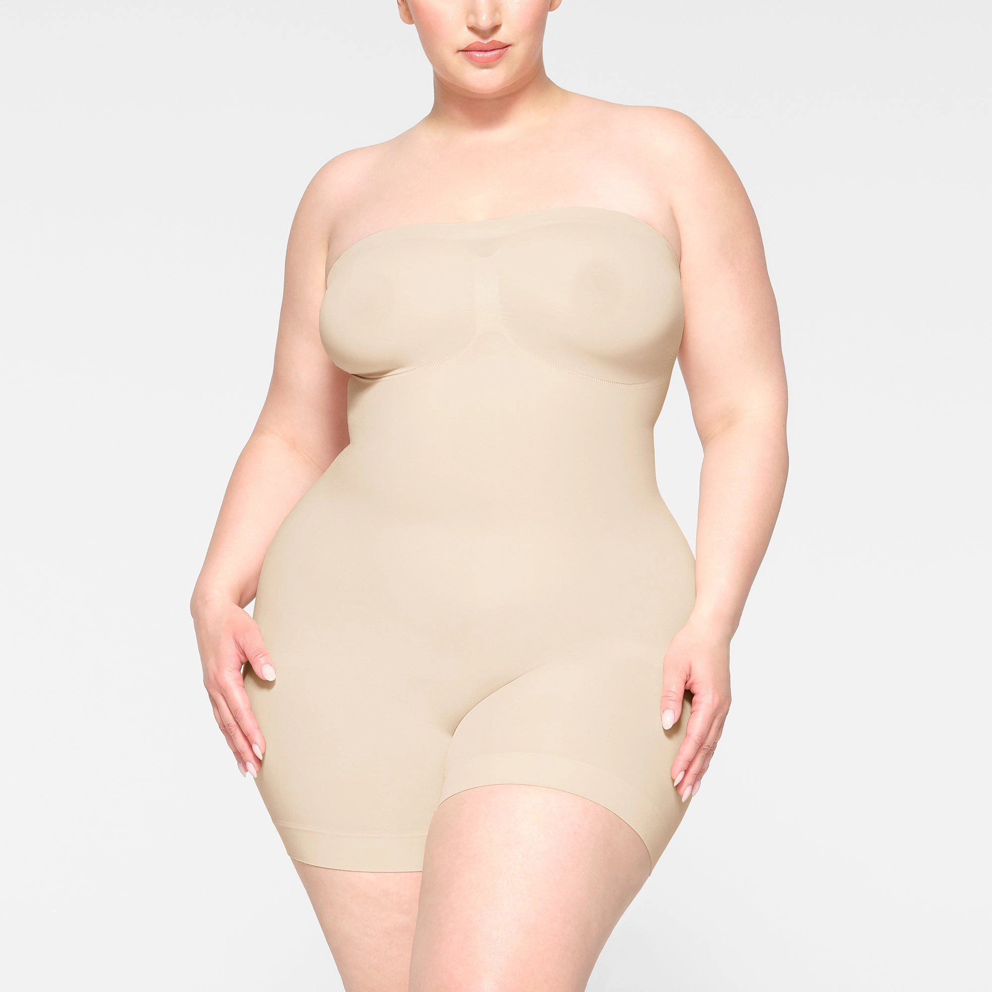 STRAPLESS SHORTIE BODYSUIT | SKIMS (US)
