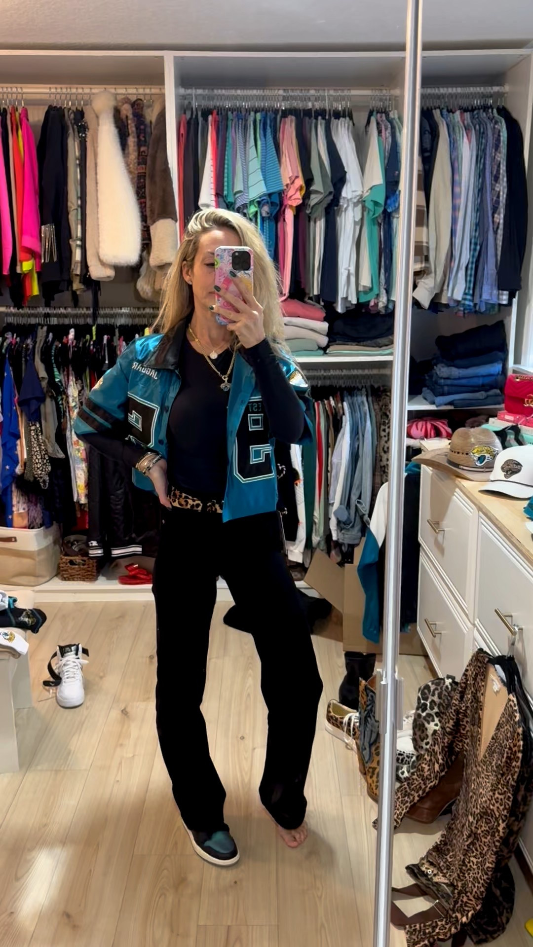 Black jeans under $100 🙌🏼
NFL Game Day. OOTD. FOOTBALL GAME. JACKAONVILLE Jaguars. Jax Jags. Super Bowl. Duval  

#LTKootd #LTKdayinmylife #LTKSaleAlert