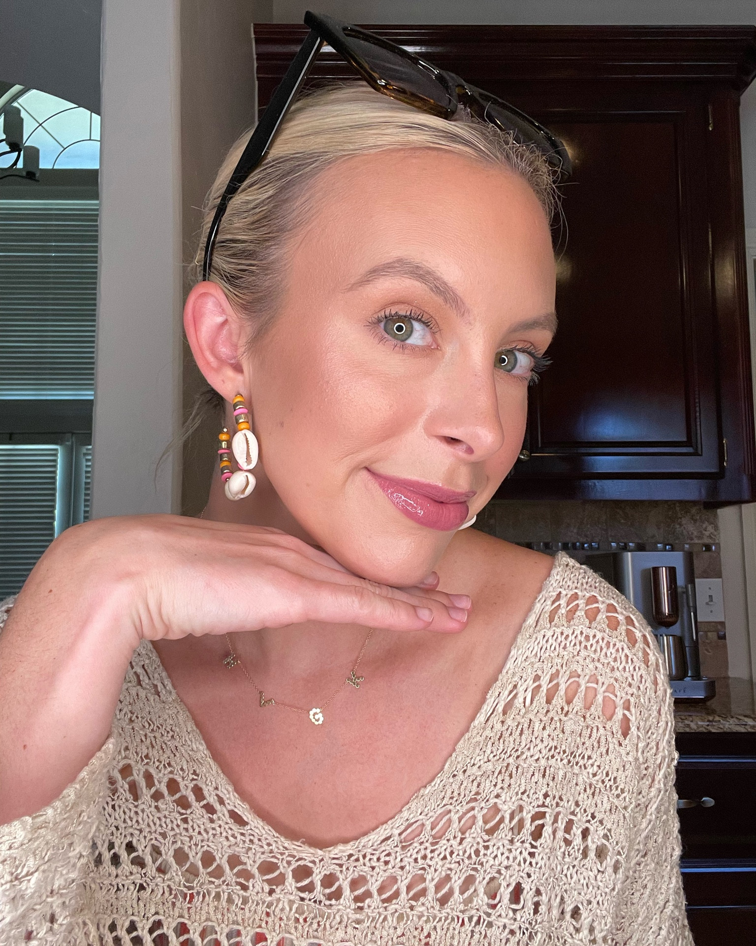 Today’s makeup look/guide ✓ 

MY FAVORITES FOR THIS LOOK : 

blush, tarte contour, highlighter, gloss bomb cream & eyebrow pencil. 

#LTKmakeup #LTKwoman #blush #lips 