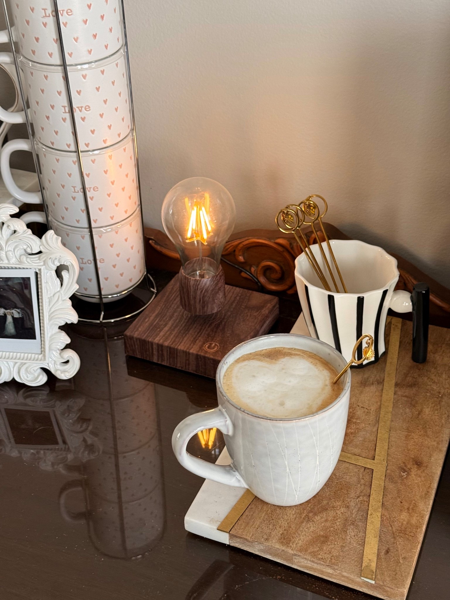 coffee bar / dining room cozy vibes 💫
•
•
#ninjaluxe #espresso #momlife #homedecor #giftguide