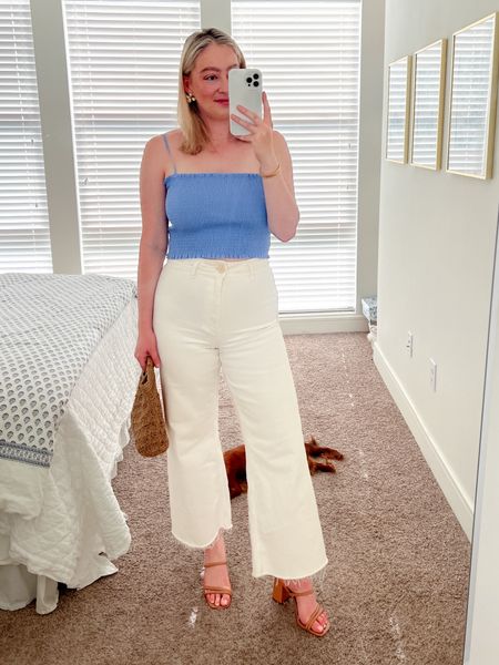 Friday OOTN 💙 exact jeans are Zara and can be found through the link in my IG bio under Zara favorites!

dinner outfit // spring outfit // summer outfit // white jeans // date night outfit 

#LTKfindsunder100 #LTKSeasonal #LTKfindsunder50