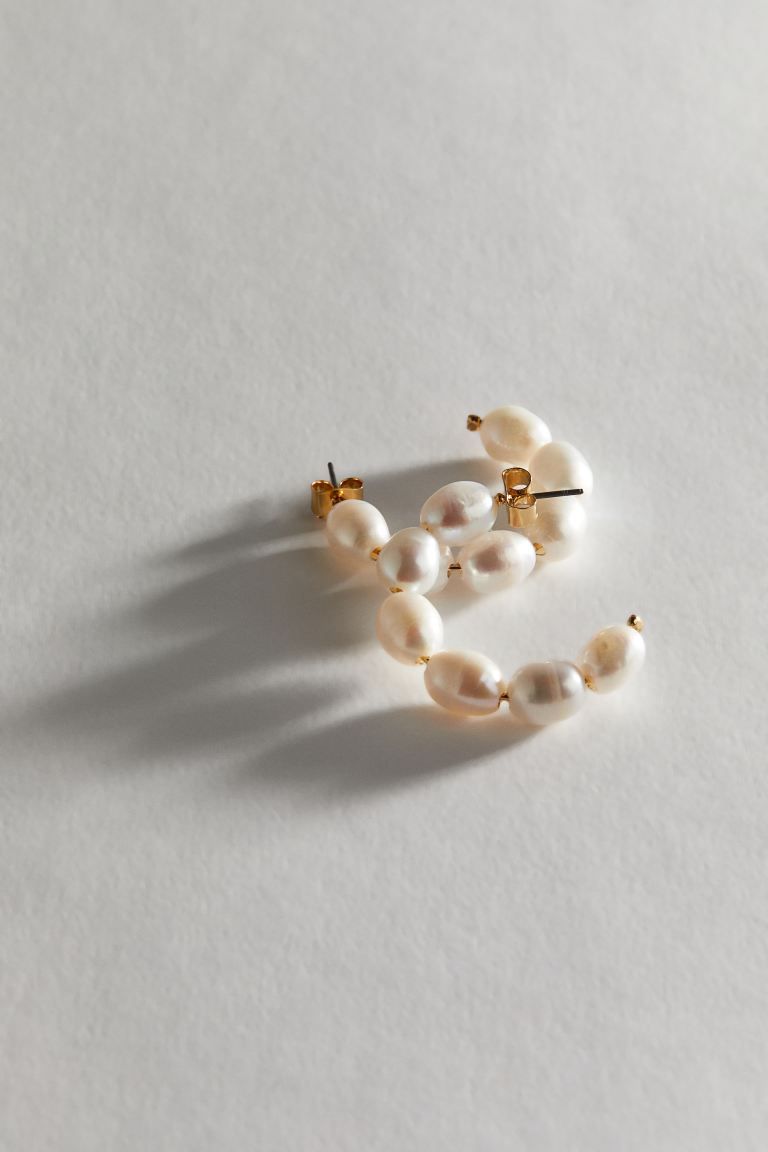 Gold-plated Pearl Hoop Earrings - White - Ladies | H&M US | H&M (US + CA)