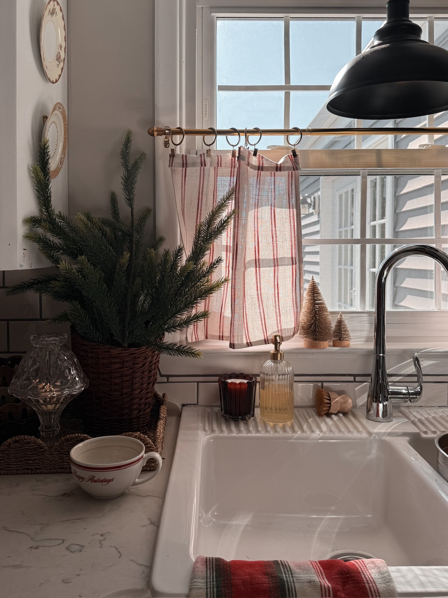 Christmas in the kitchen continued 

#LTKHoliday #LTKSeasonal #LTKHome