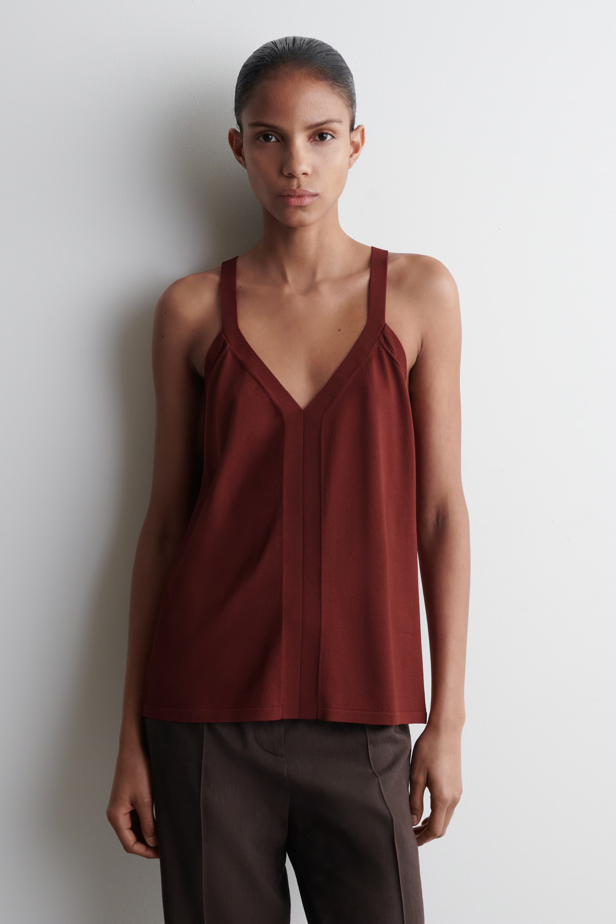 - KNITTED V-NECK TANK TOP - DARK RED - DAMES | H&M NL | H&M (DE, AT, CH, NL, FI)