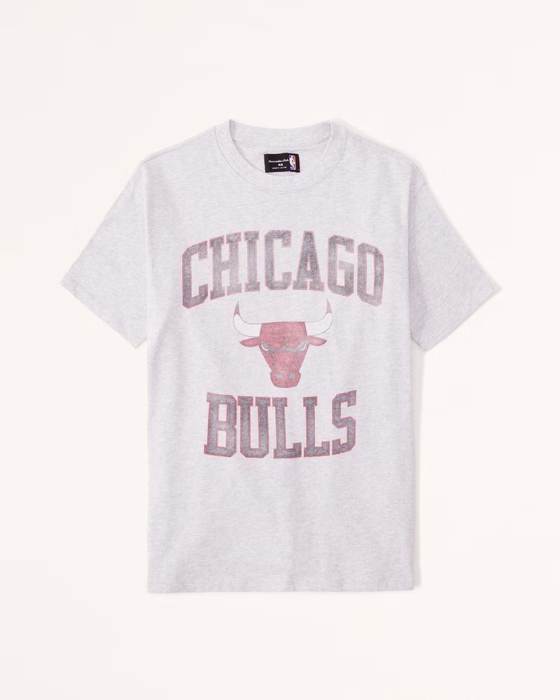 Oversized Boyfriend Chicago Bulls Graphic Tee | Abercrombie & Fitch (US)
