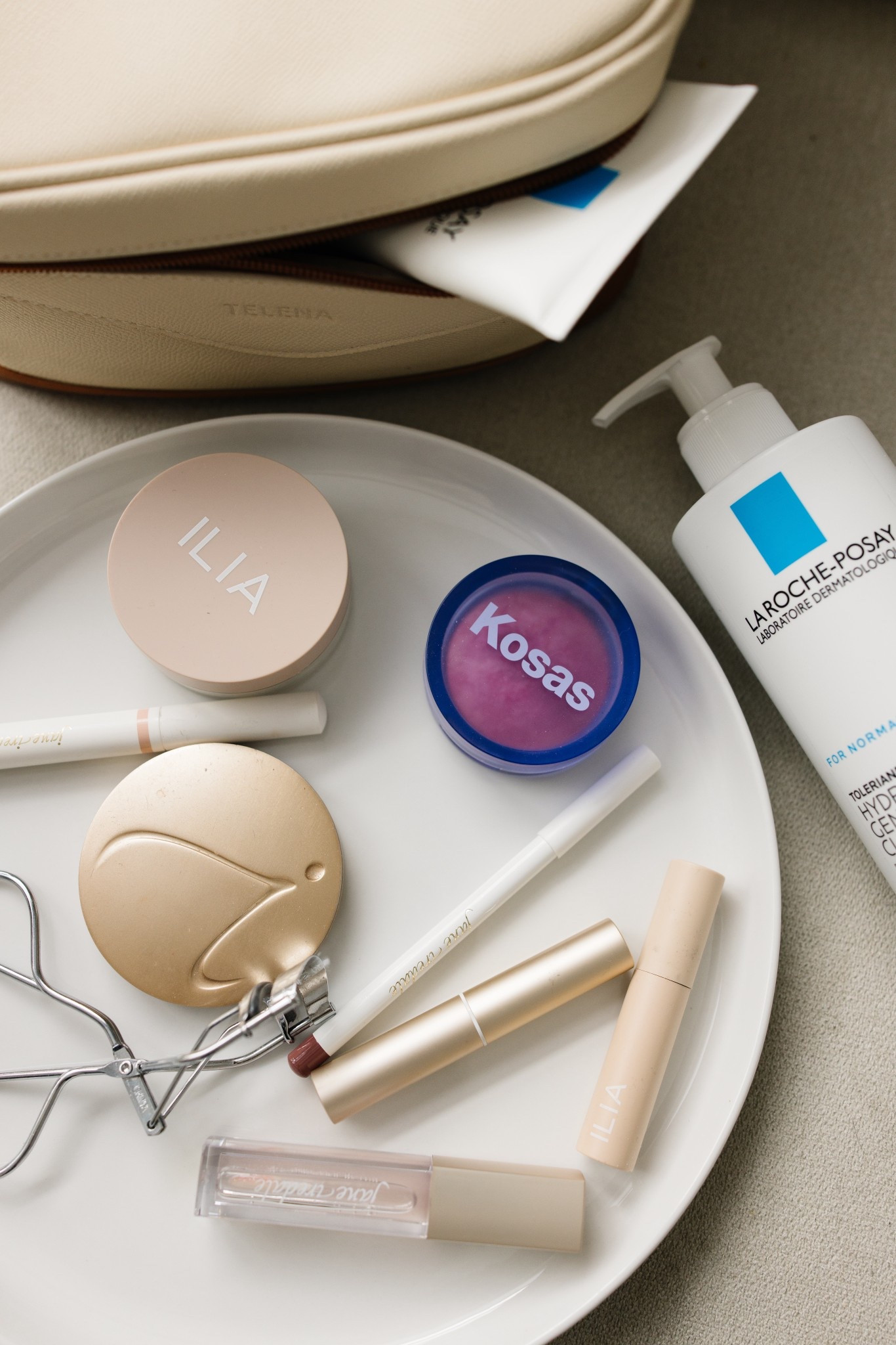 What’s in my make-up bag that’s actually clean!

#LTKgrwm #LTKmorningroutine #LTKBeauty