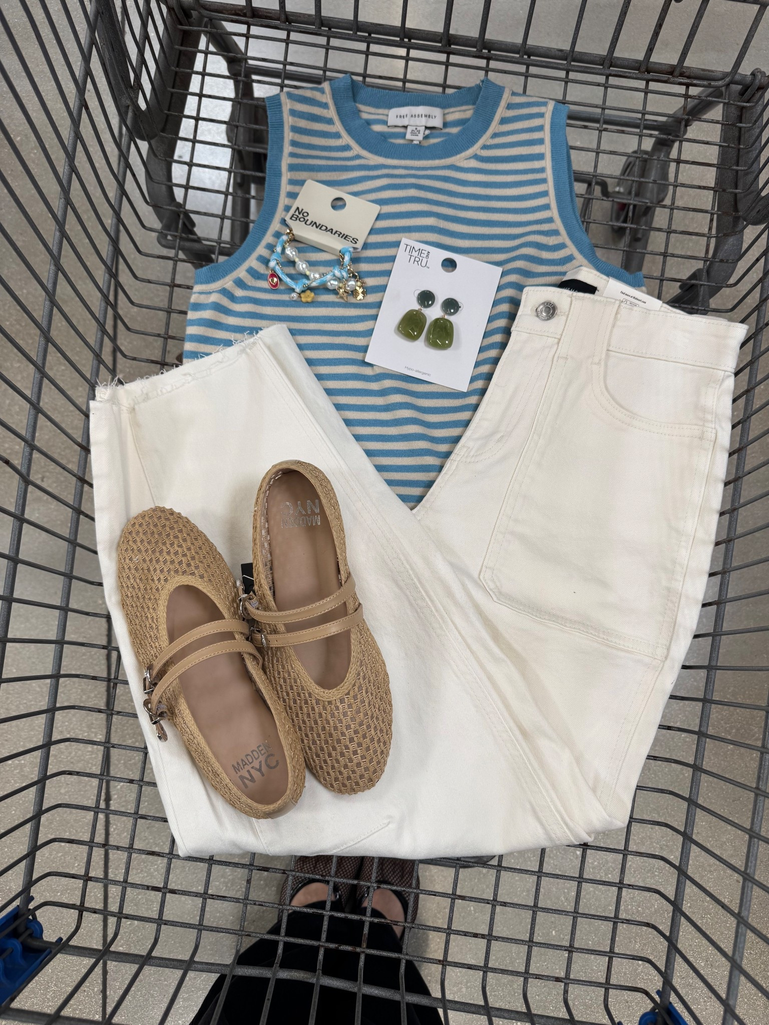 Walmart outfit idea 😍

Walmart fashion, Walmart style, affordable fashion 

#LTKootd #LTKmomlife #LTKgrwm
