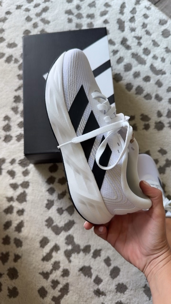 Grabbed my new workout shoes for $37 🤯 I’m normally a women’s size 7/7.5 and these are big kids size 5.5!!! Also linking the women’s version too!!!

#LTKSaleAlert #LTKfitnessgoals #LTKActive