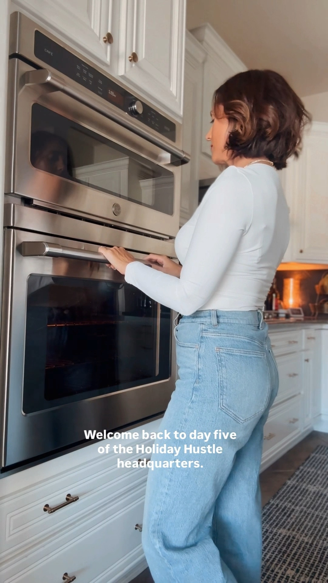 You’ll never believe how well this works!
A simple pumice stone and warm water takes care of all that baked-on mess — and a quick spray of vinegar adds the perfect shine. ✨
Getting this done now means one less thing on your list when the holiday chaos hits.

#HolidayHustleHQ #HolidayPrep #MomHack #CleaningTips #HolidayReady #OvenCleaningHack

#LTKFamily #LTKHome #LTKHoliday