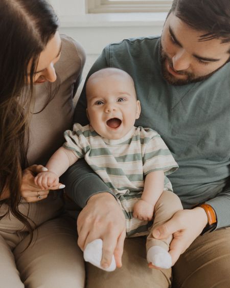 How cute is this stripped bubble tee?! We loved it on our baby boy for spring family photos.

rylee and cru | Rylee & cru | family pictures | baby boy clothes | bubble romper | baby boy outfit | spring photos | casual family photos |


#LTKSeasonal #LTKbaby #LTKfamily