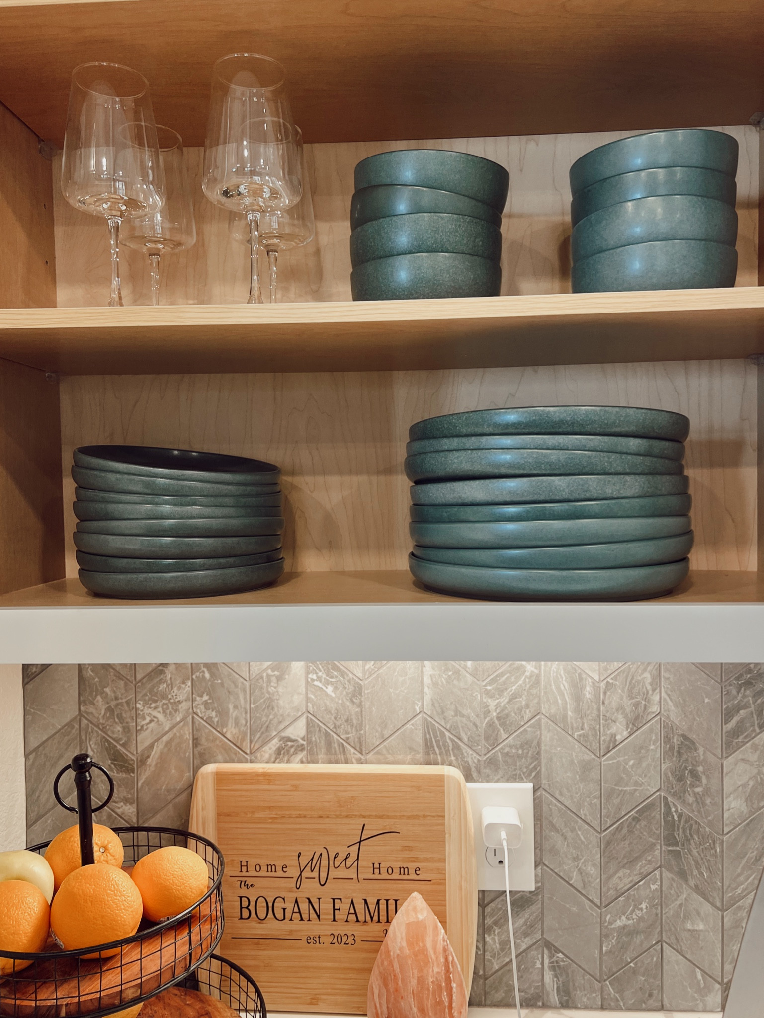 You know you are an adult when new dishes = Christmas gift to self BUT I was soooo excited to get these new dishes from Walmart 😍 soooo pretty! + I did get some good last minute gifts! #walmartpartner @walmart

#LTKHoliday #LTKhome #LTKGiftGuide