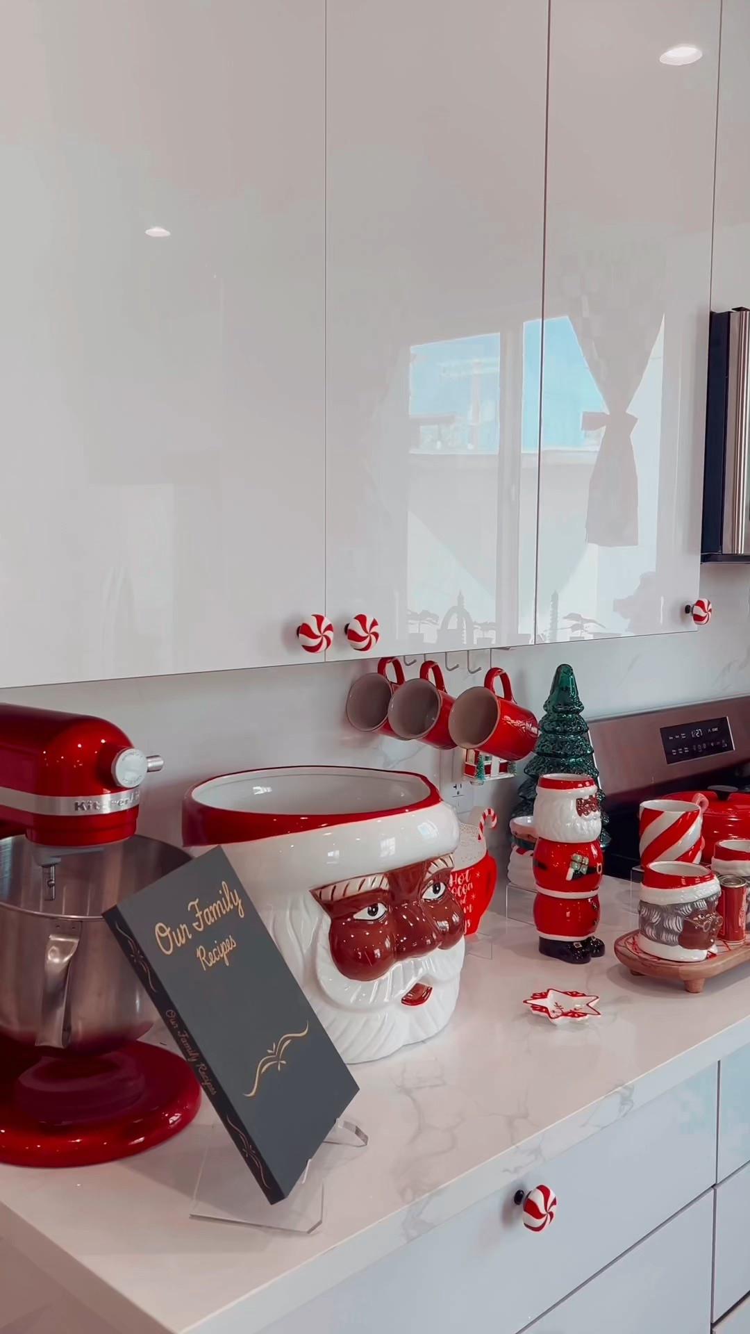 My Christmas kitchen. 🎄✨❤️

#LTKSeasonal #LTKHoliday #LTKHome