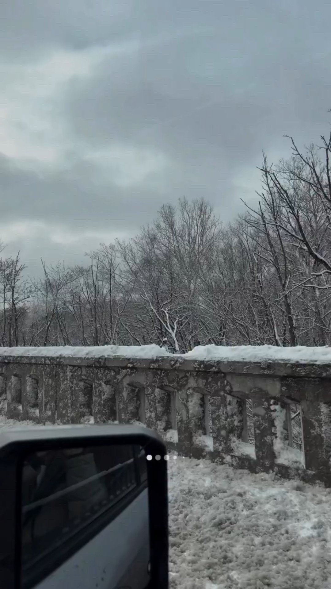 A girl and her camera, collecting random moments — and somehow, they mean the most. 🤍

Drop a comment “hello” and I’ll send a link your way. ✨

Uma garota e sua câmera, colecionando momentos simples — que, de alguma forma, acabam sendo os mais importantes. 🤍