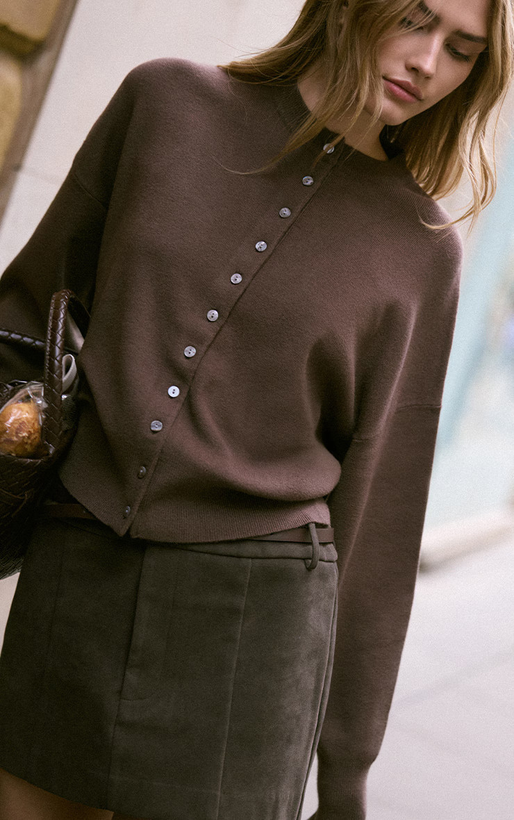 Chocolate Faux Suede Belt Detail Pleated Skirt | Pretty Little Thing (Australia & New Zealand)