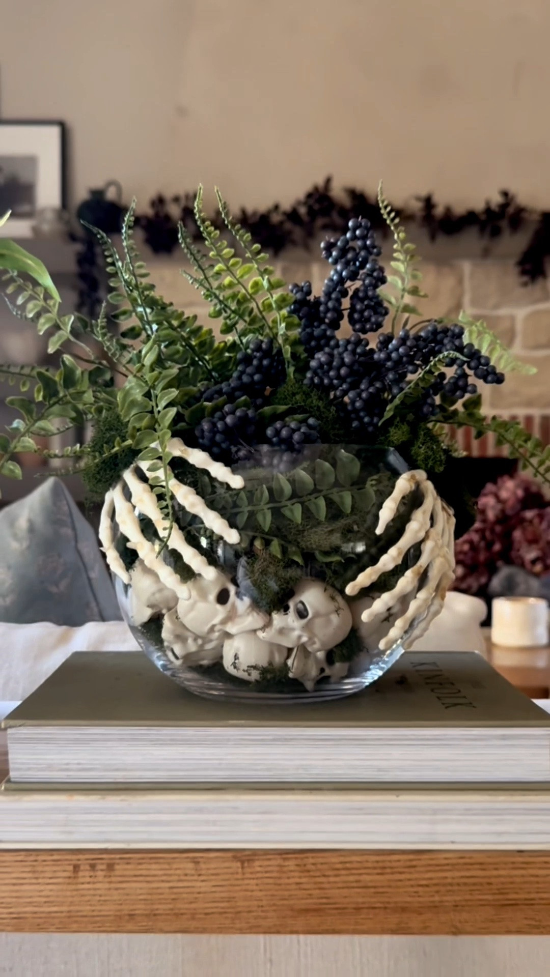 Love this spooky chic vase 😍💀

#LTKSeasonal #LTKHome #LTKSaleAlert