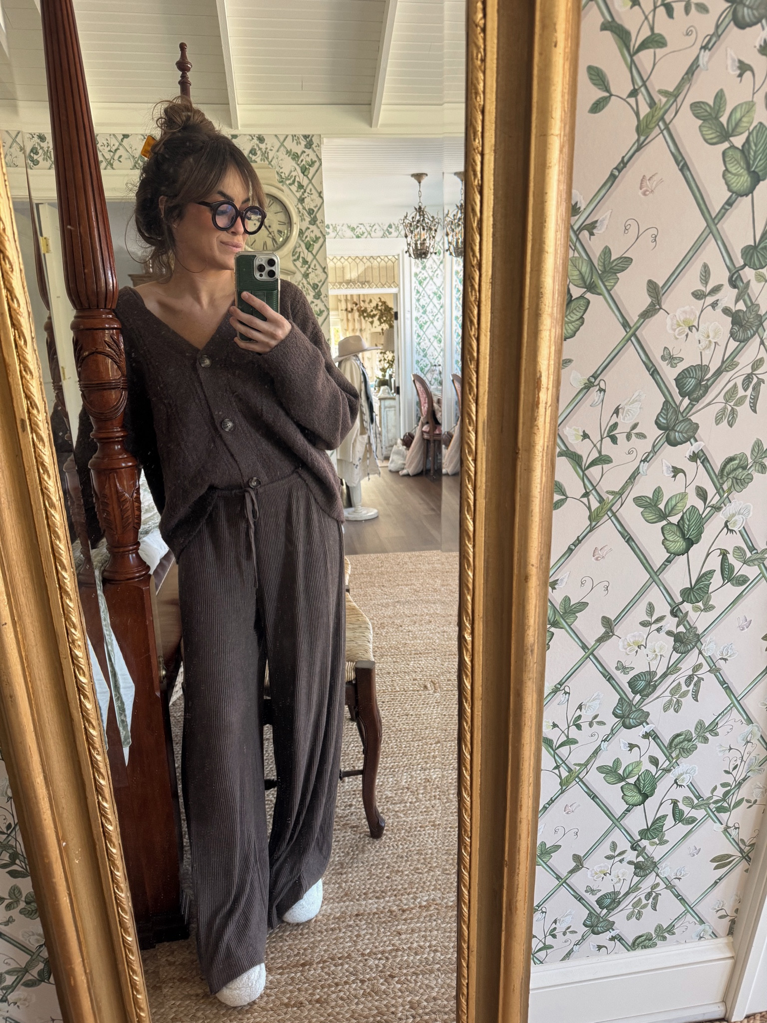 Cozy mom fit of the day. 