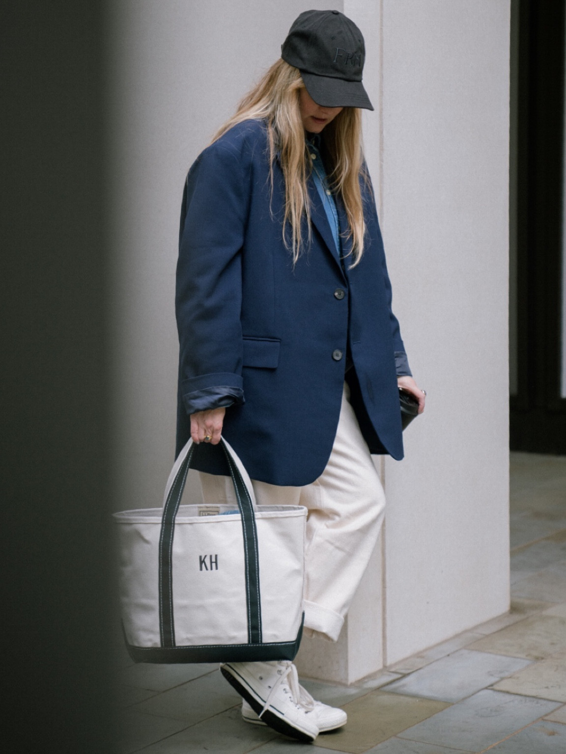 Uniform days! Blazer and ecru jeans…


#LTKeurope #LTKstyletip #LTKunder50