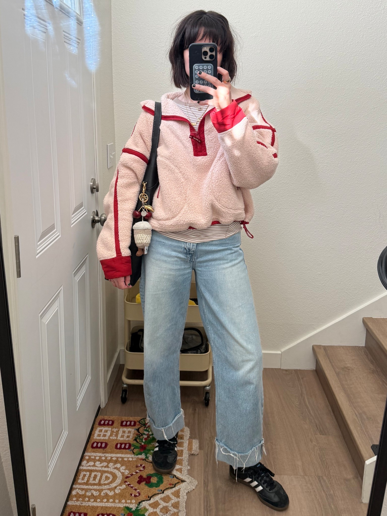 Jan 3 fit of the day - playing catch up on 2026 outfit links! Jeans are old frame, linked the most similar I can find  

#LTKootd #LTKmomlife