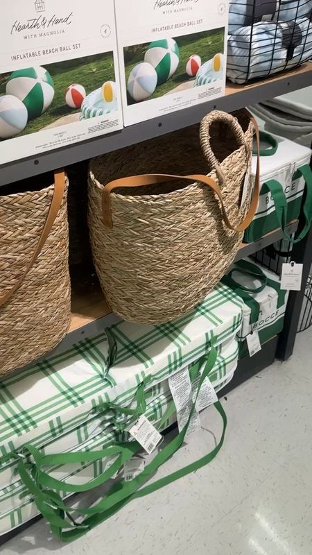 Hang this basket in your kitchen with flowers (or even use it for dirty towels) and you’re all set! Could not be cuter.

@Target @TargetStyle #Target #TargetPartner #Targetstyle #Ad

#LTKFindsUnder50 #LTKSeasonal #LTKHome