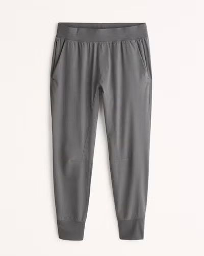 YPB motionTEK Training Jogger | Abercrombie & Fitch (US)