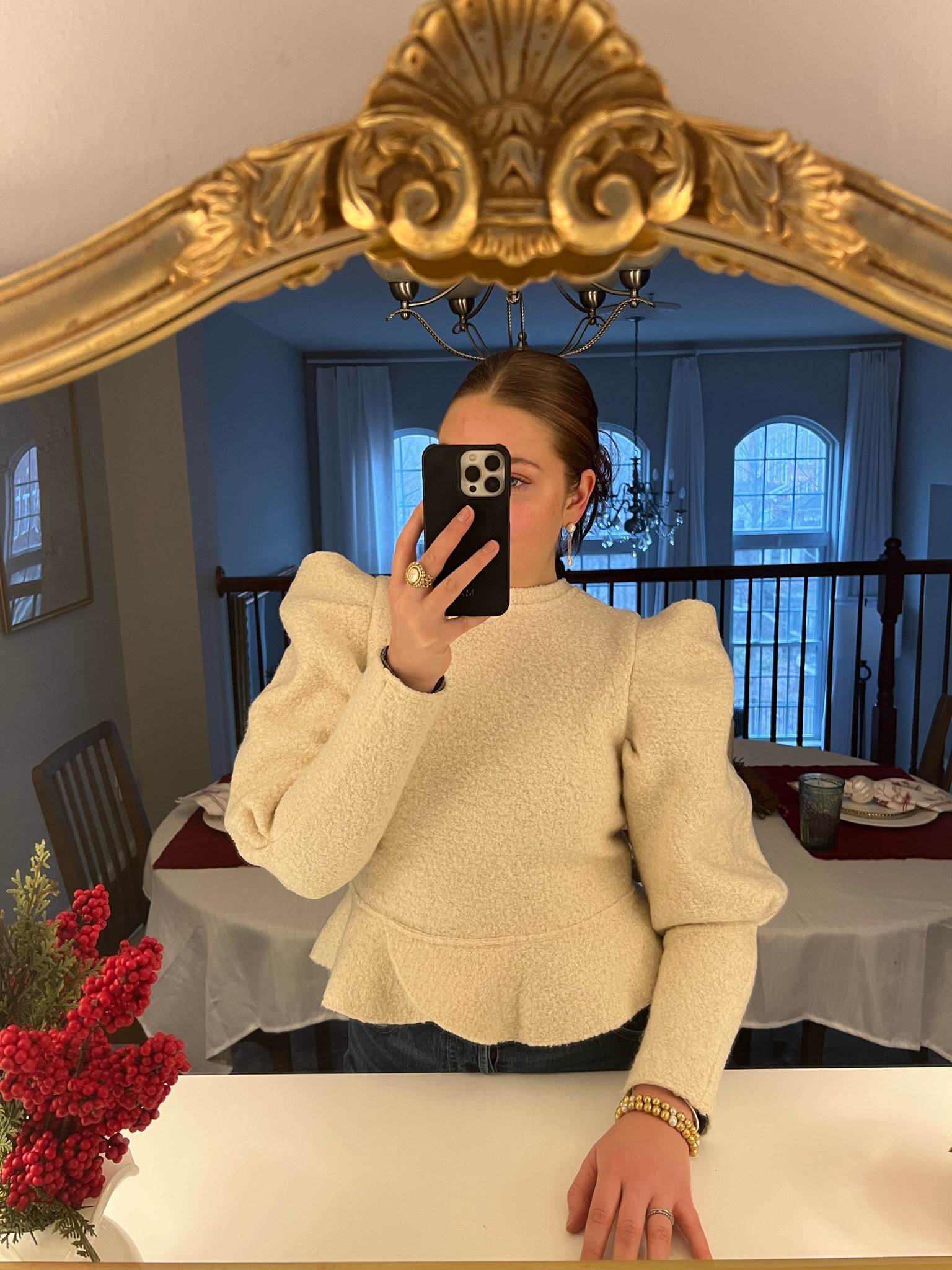 A moment for the top 🤍🦢

#LTKSeasonal #LTKfit