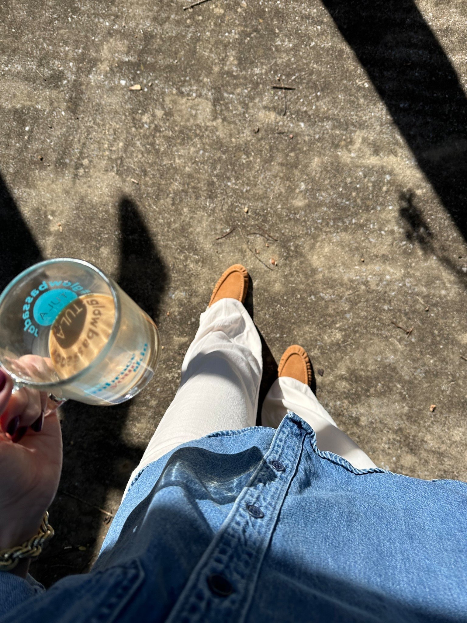 Sherpa mules are 30% off and tts!
Amazon linen pants, run on the bigger side 
Wearing a large in target denim shirt

Easy fall outfit
Mom outfit