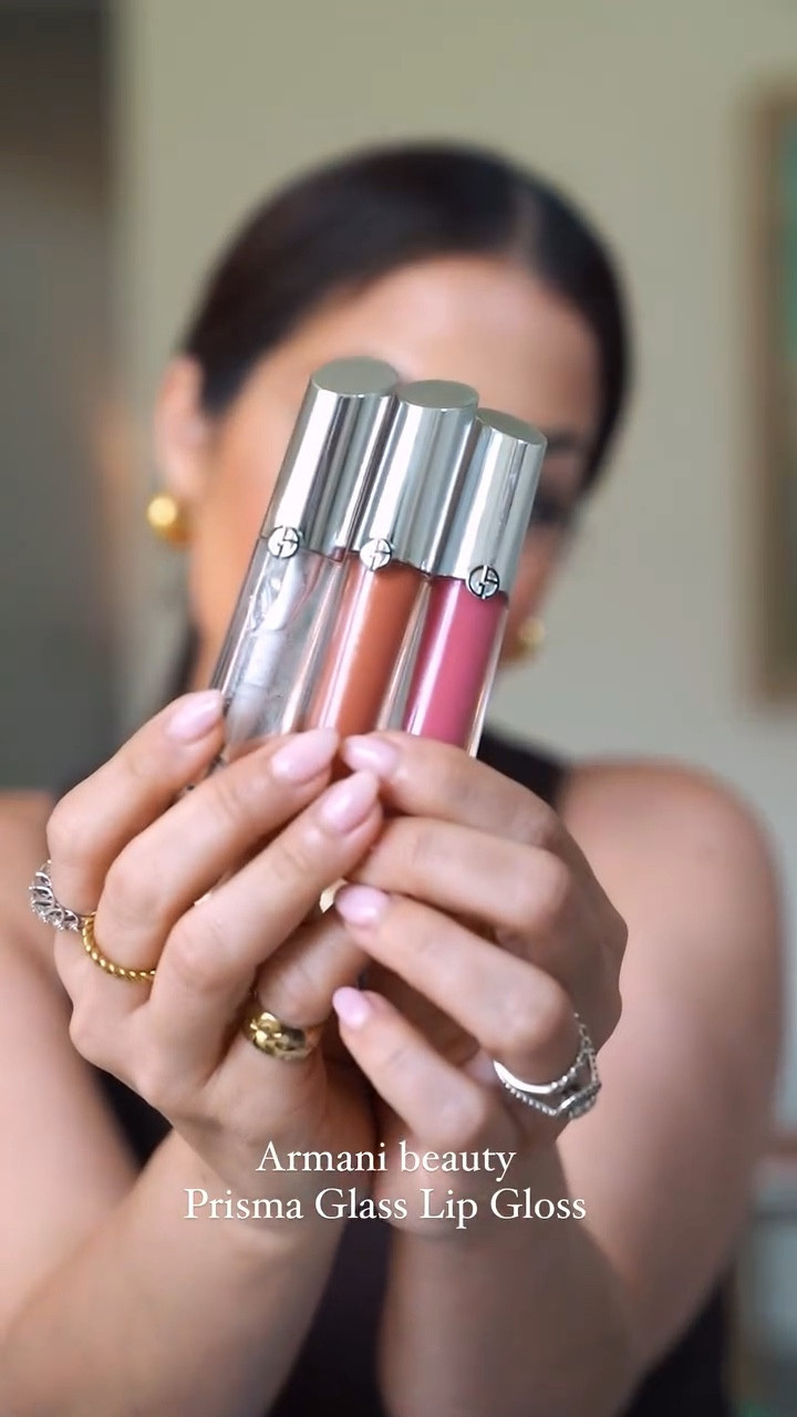 You just found a lip gloss that gives you the most moisturized,plump,glass-like lips ✨🤍 @armanibeauty #armanibeauties #glasslips #giftedbyarmani #lipgloss Shine
#armaniprismaglass #armanimakeup