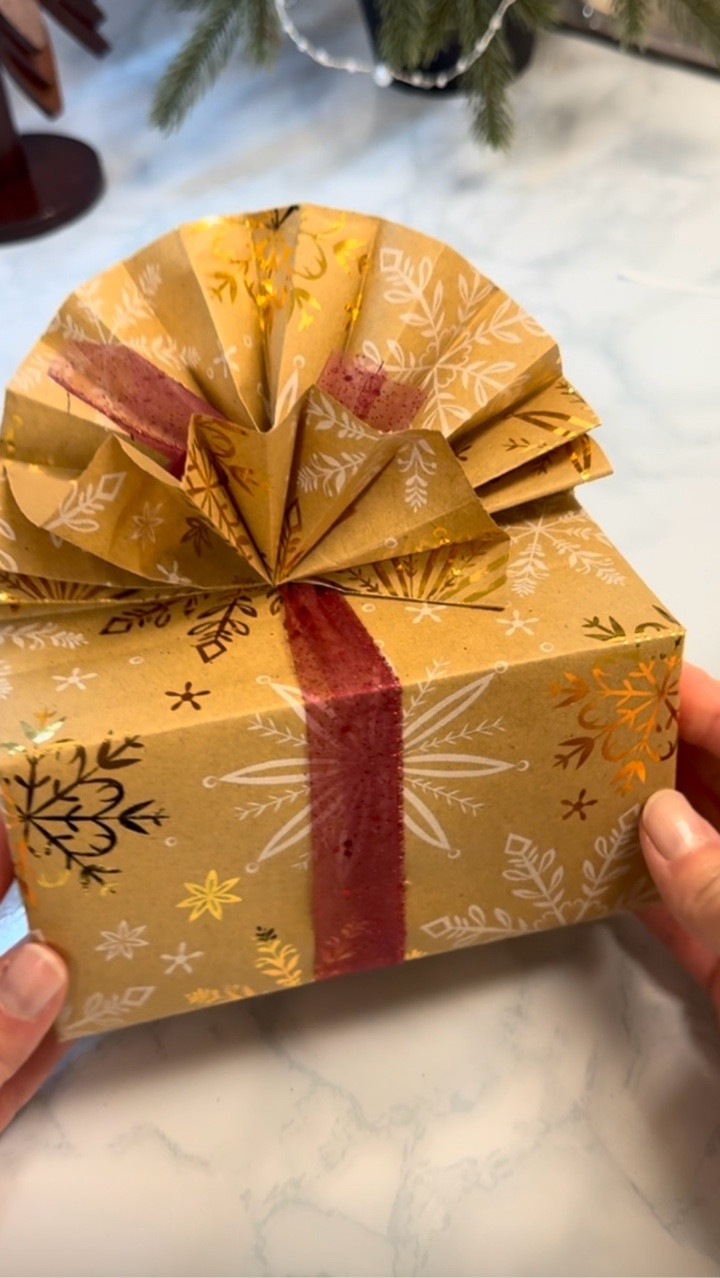 Gift Wrapping Ideas ✨🎁
Save this idea for your holiday wrapping!

Gifts for All (20% off basket) + 30% off Sephora Collection.
#ad #LTKholiday



#LTKHome #LTKSeasonal #LTKHoliday