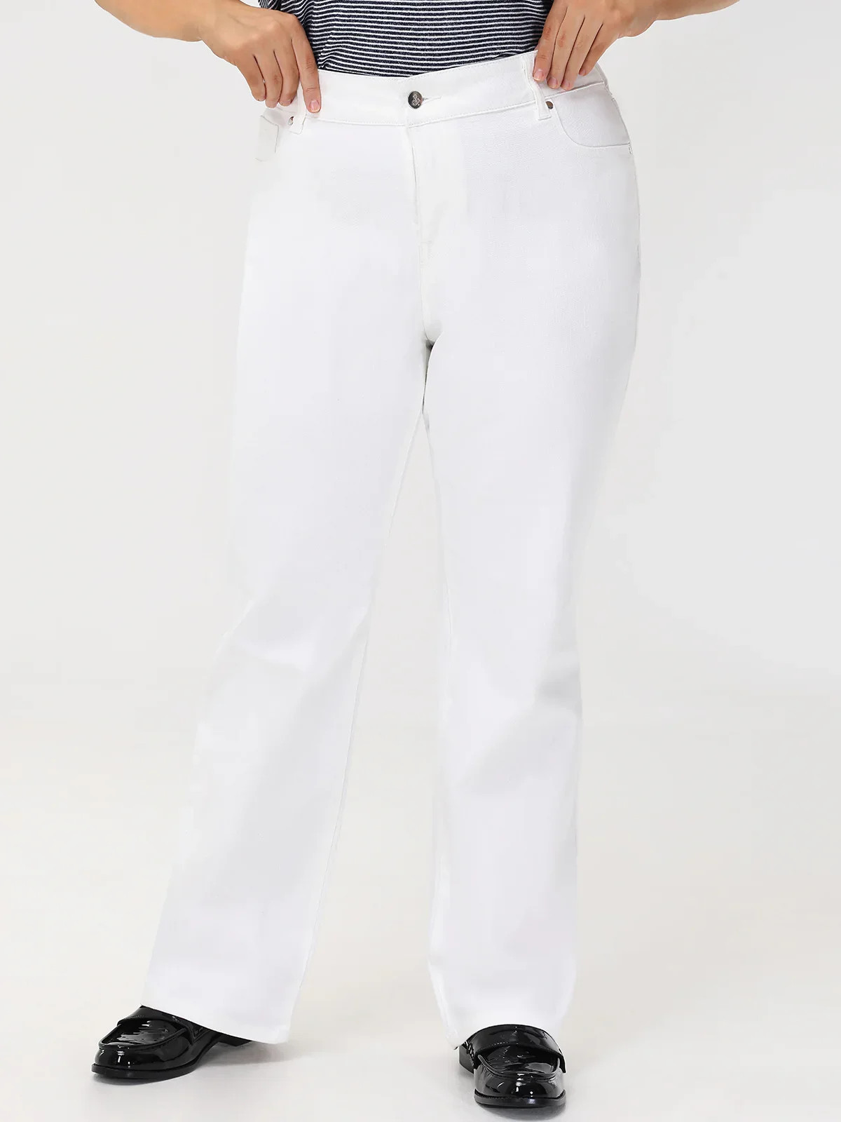 89th & Madison PLUS Bootcut Mid Rise Jean In Ivory | 89th + Madison