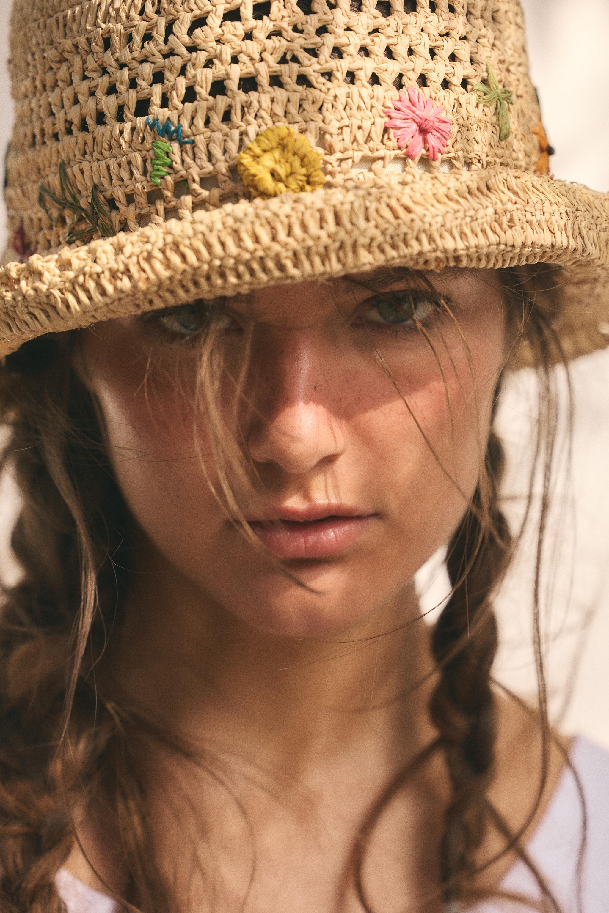 EMBROIDERED FLORAL BUCKET HAT | Zara US
