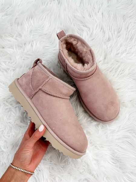 These Ugg’s are the perfect gift idea this holiday season! I love the color 👏 

Loverly Grey, fall boots, gift idea

#LTKshoecrush #LTKGiftGuide #LTKstyletip