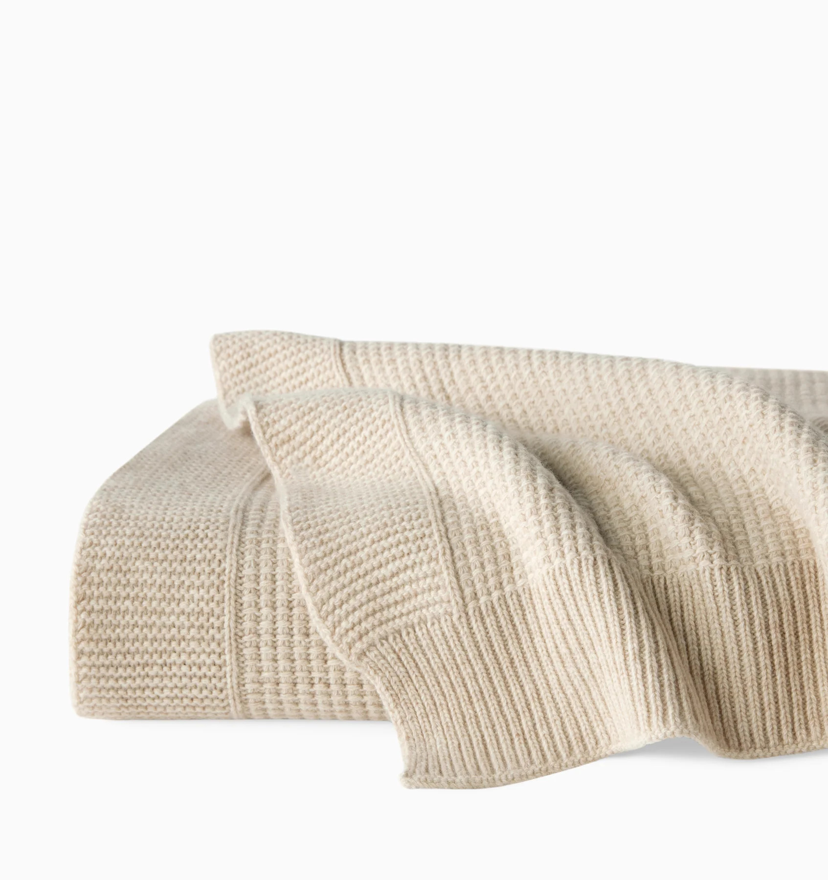 Pettra Throw | SFERRA Fine Linens