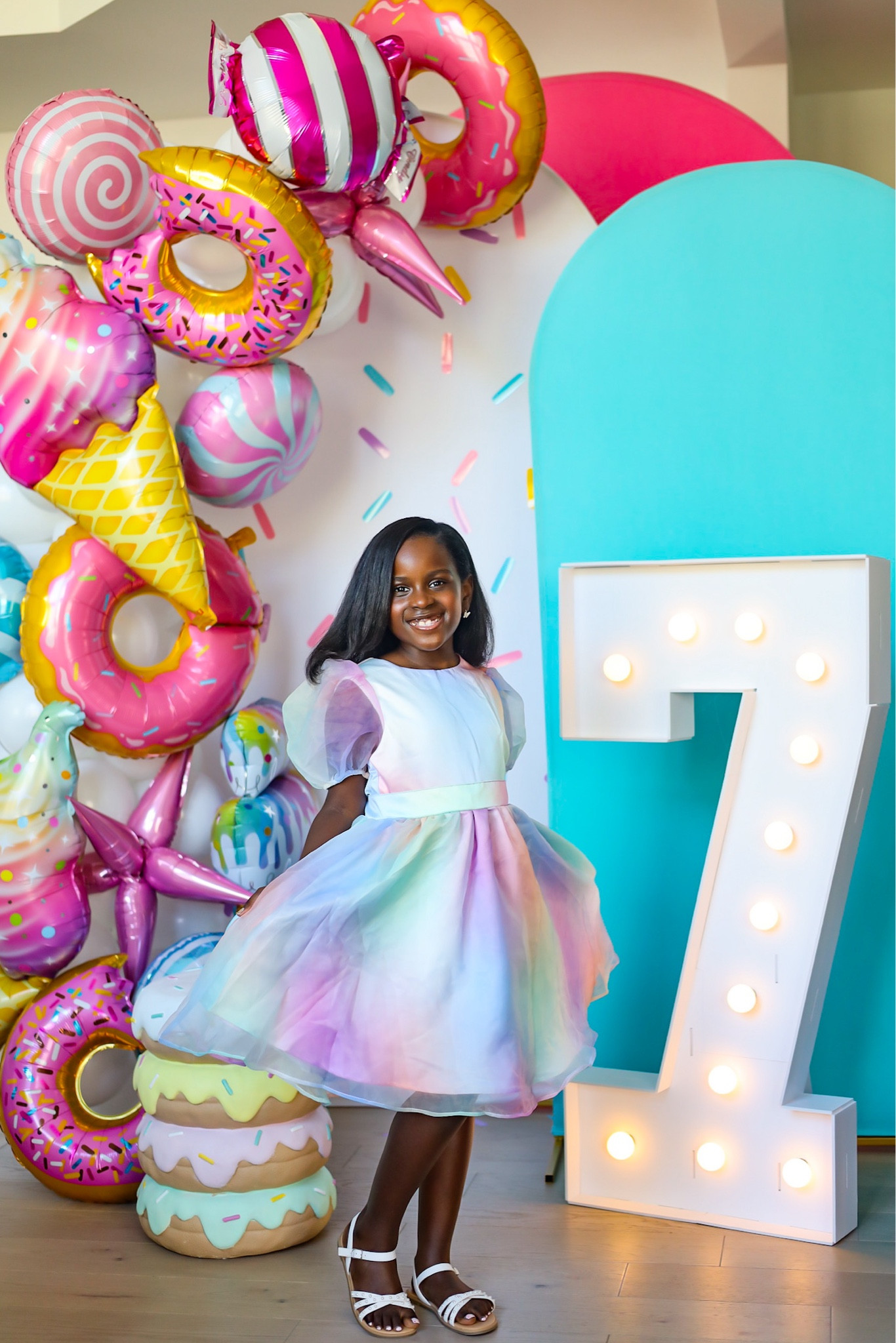 The backdrop all DIY mamas need! 

#LTKparties #LTKstyletip #LTKSeasonal