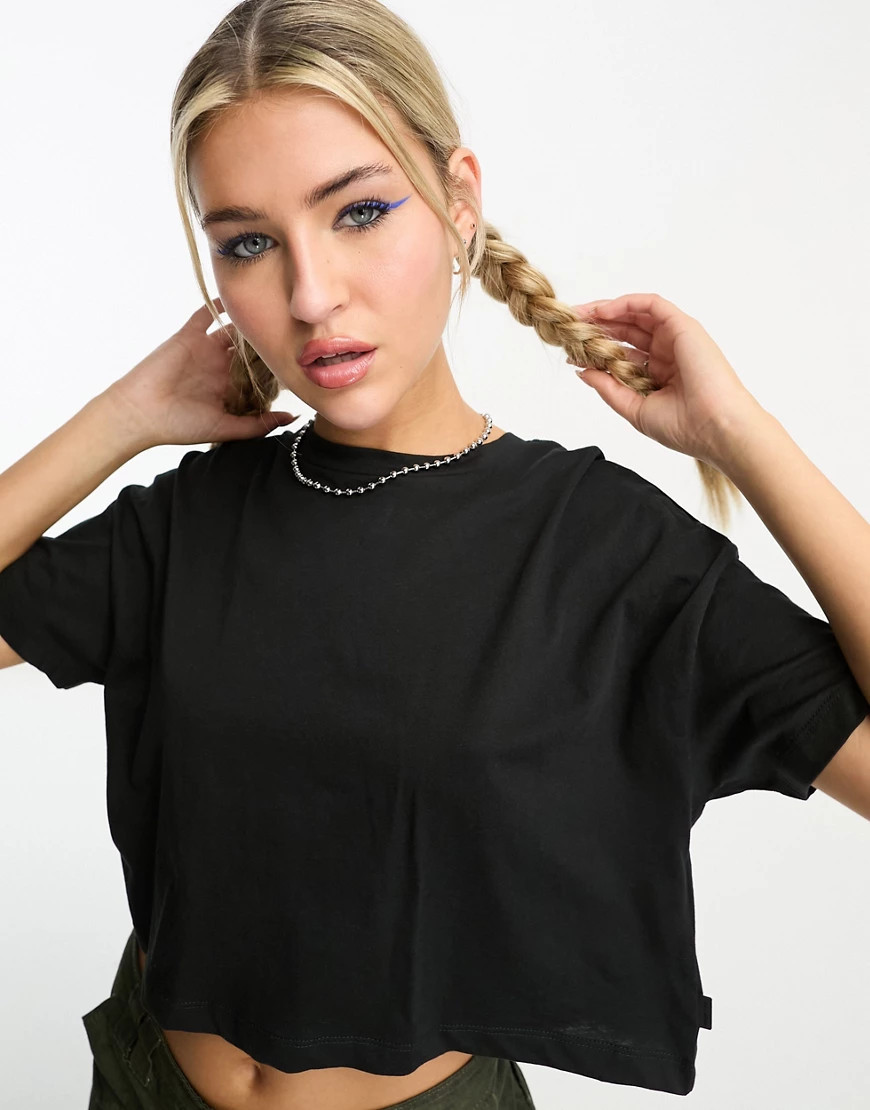 Noisy May cropped t-shirt in black | ASOS (Global)