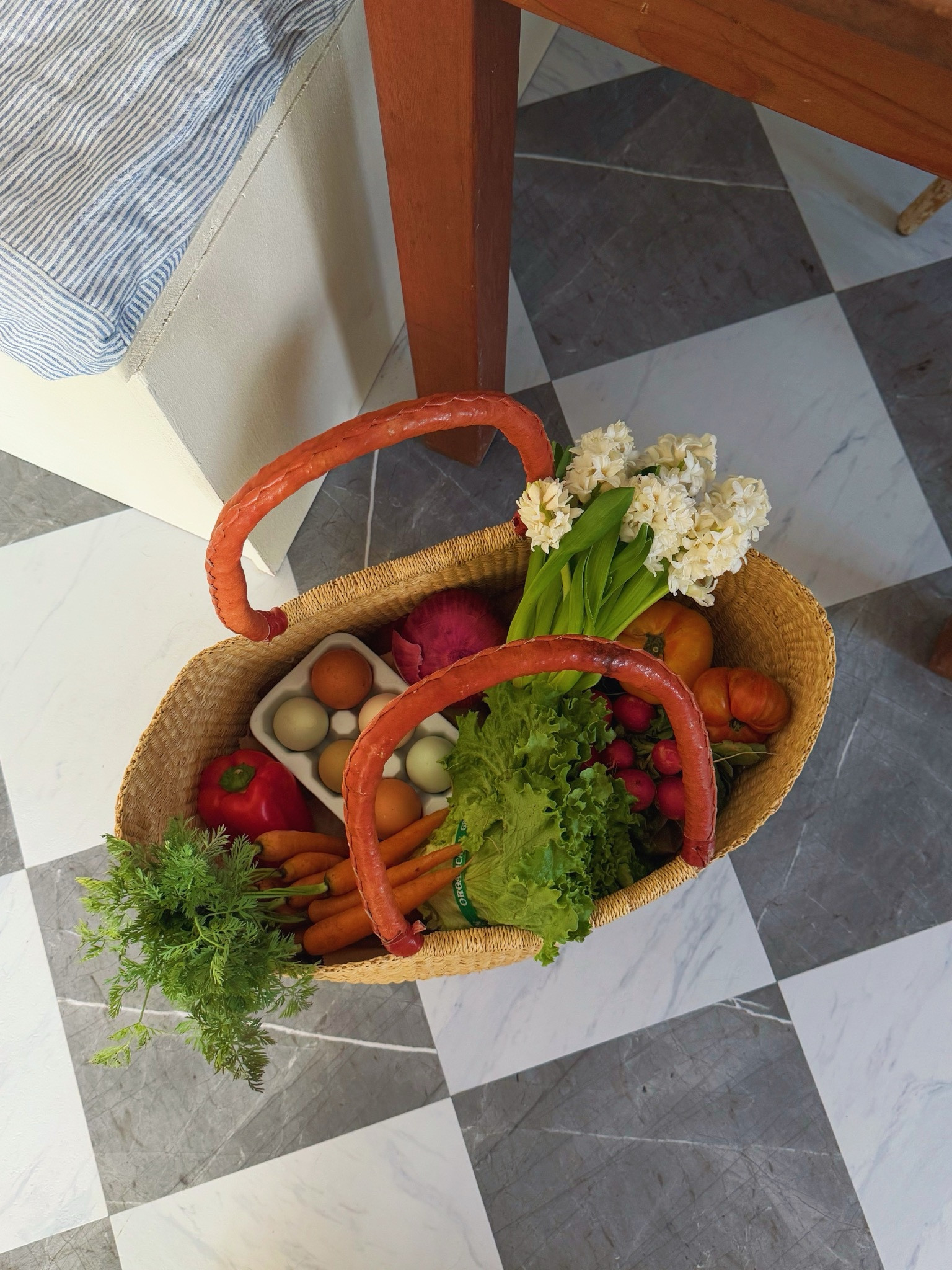 My favorite woven tote for grocery runs & farmer’s market trips

#LTKMostLoved #LTKFindsUnder100 #LTKSaleAlert