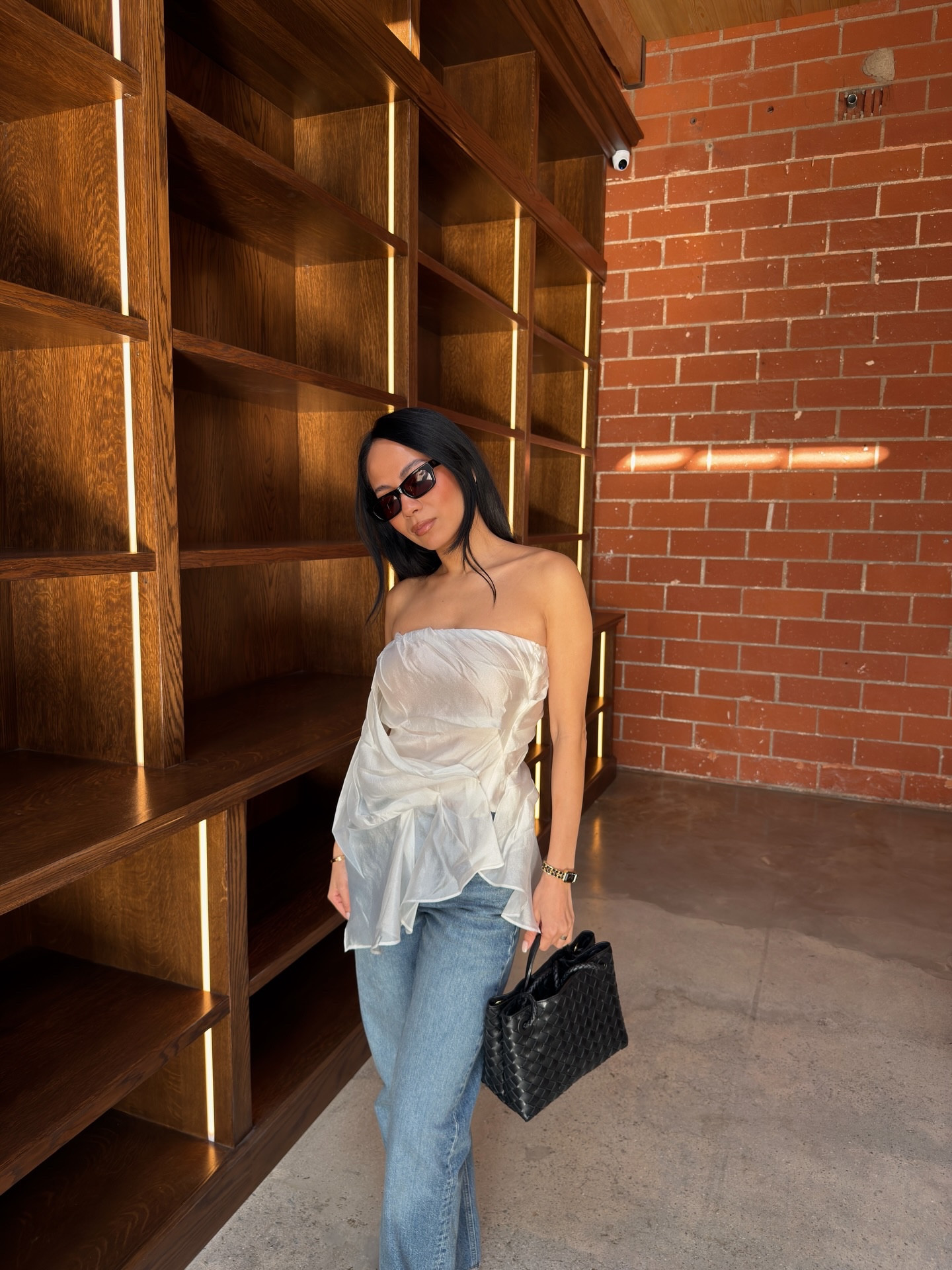 Proof that a white top doesn’t have to be boring 🤍
.
.
.
.
.
#statementtop#outfitideas#springoutfits#meshtop#nycoutfit