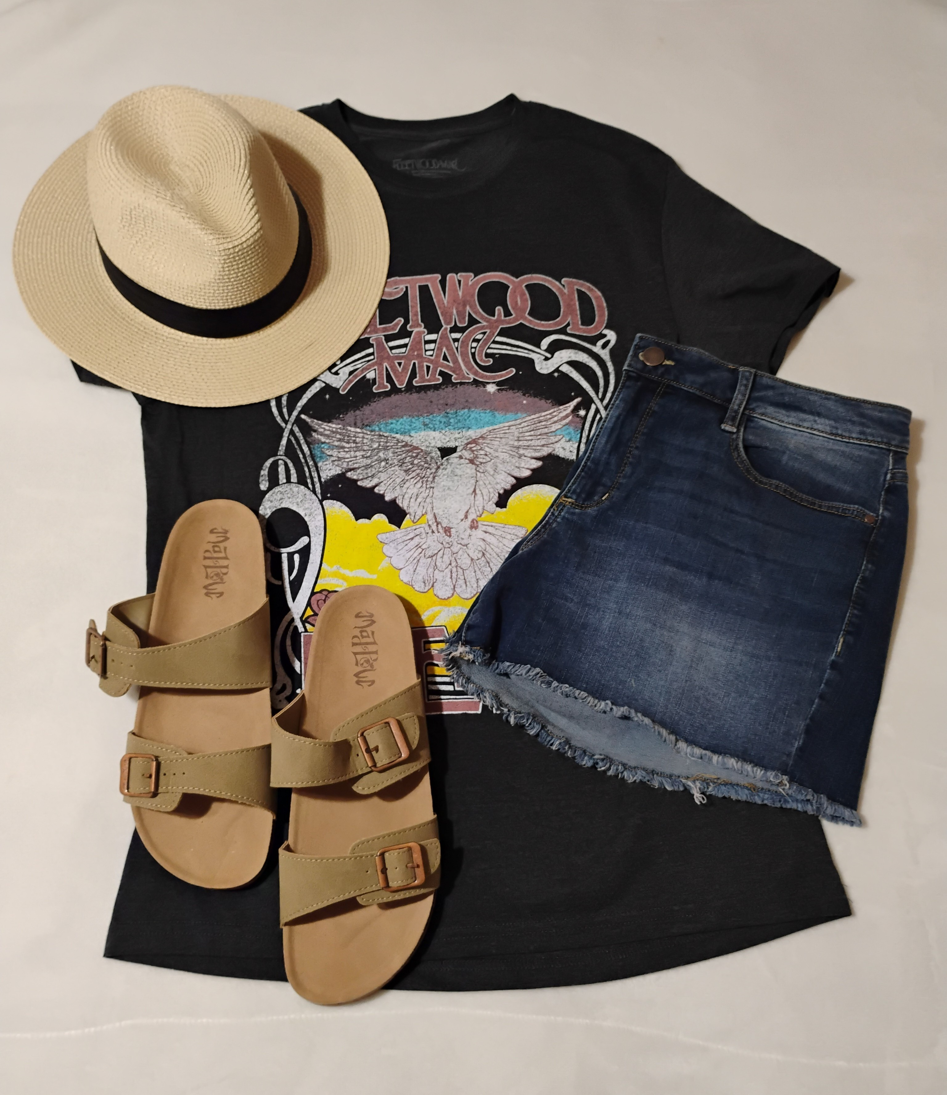 The perfect T-shirt for summer outdoor concerts.  Selling out fast.

#LTKSummerEdit #LTKFindsUnder50 #LTKFindsUnder100