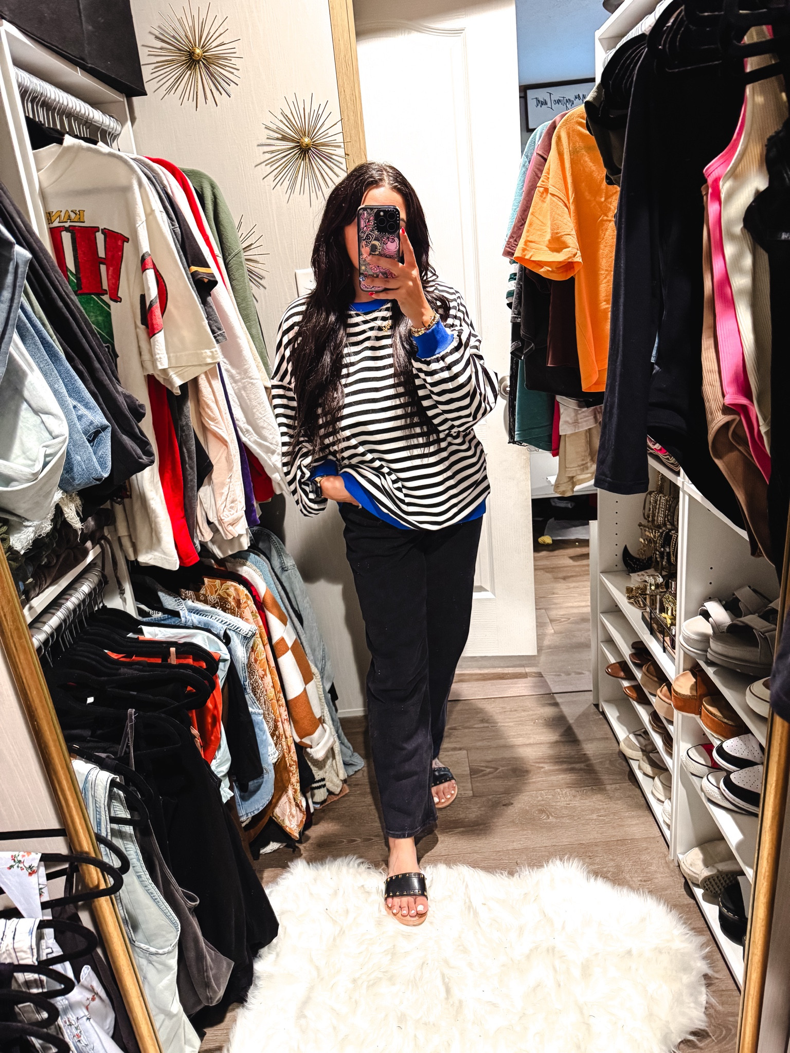 Free People inspired crewneck sweatshirt that is perfect for those fall transitional looks. It’s lightweight enough that it can be worn in the summer too. Perfect for a bonfire night! Dress it up or dress it down

Sizing details:
I’m 5’3 weighing 154 
•wearing a size S top (it’s still very oversized fitting) 
•size 31 in jeans 
•size 8 in shoes 

Casual outfit 
Summer nights outfit 
Jeans
Straight leg jeans 
Fall transitional looks
Fall transitional outfit 
FP style 
Look for less 

#LTKMidsize #LTKSeasonal #LTKBacktoSchool