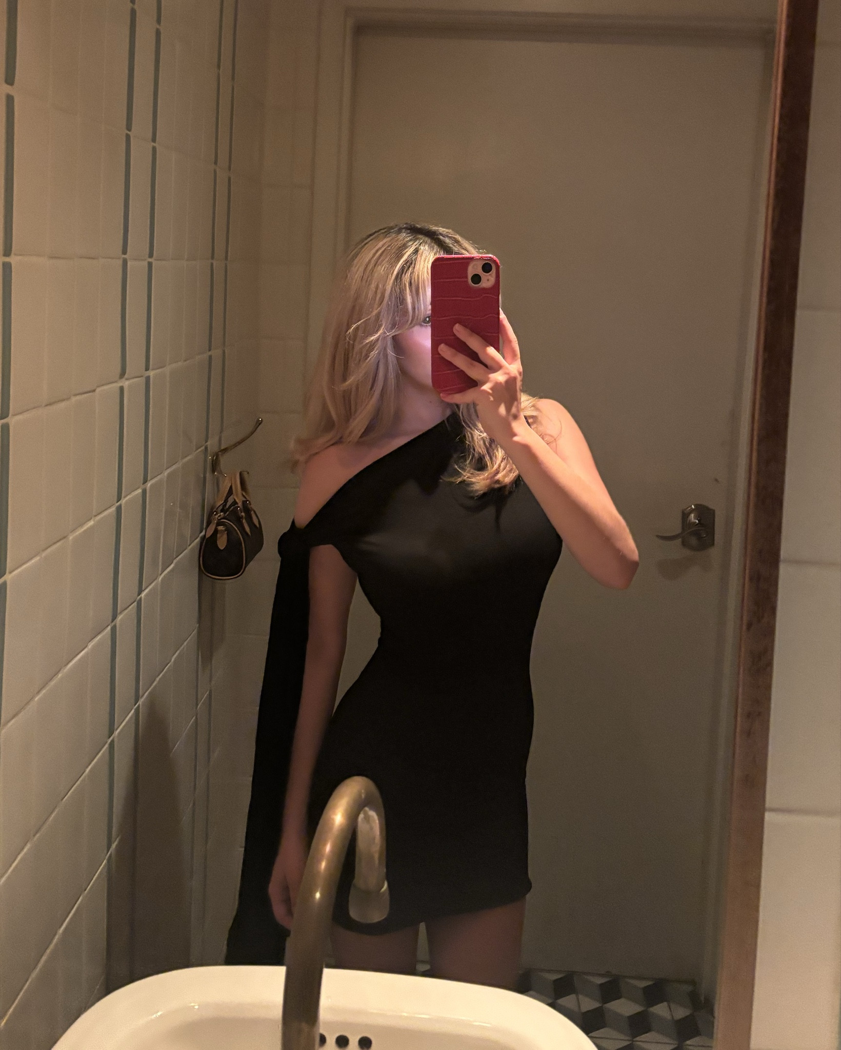 little black dblacks

#LTKStyleTip #LTKParties #LTKFindsUnder100