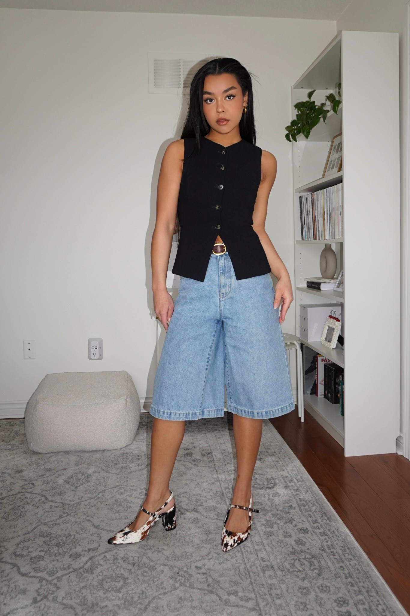 Vest: XS
Shorts: 24"
Belt: XS

#LTKjeans #LTKshoes #LTKstyletip