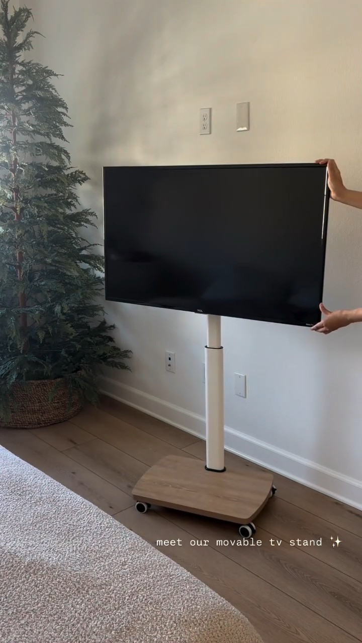 I stared at this empty bedroom wall for way too long because I didn’t want to commit to mounting a TV 😅 I’ve wanted a movable TV stand for awhile now, but my partner was skeptical. Fast-forward to now… we finally got one and he surprisingly really likes it. We love that it’s flexible, not fixed, moves wherever we want, swivels for the perfect angle, and works with our space 

(Side note- we haven’t had the chance to finish Stranger Things yet! Anyone else love it? We’re so sad it’s the last season!)

This movable tv stand is from @aokcos_ !

🏷️ #Tvonthemove #renterfriendly #LiveUnbound #MoveWithTheNewYear #tvstand