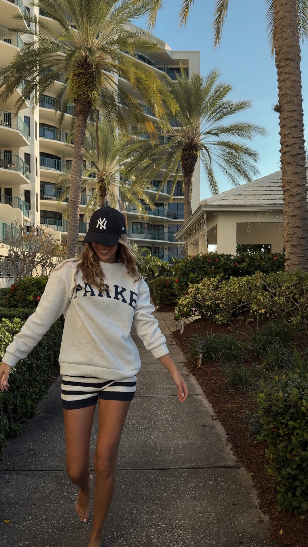  can’t believe I got my hands on this dupe #parke #sweatshirt #dupe #doop #amazonfinds #amazontryon

#LTKFindsUnder50 #LTKGiftGuide #LTKActive