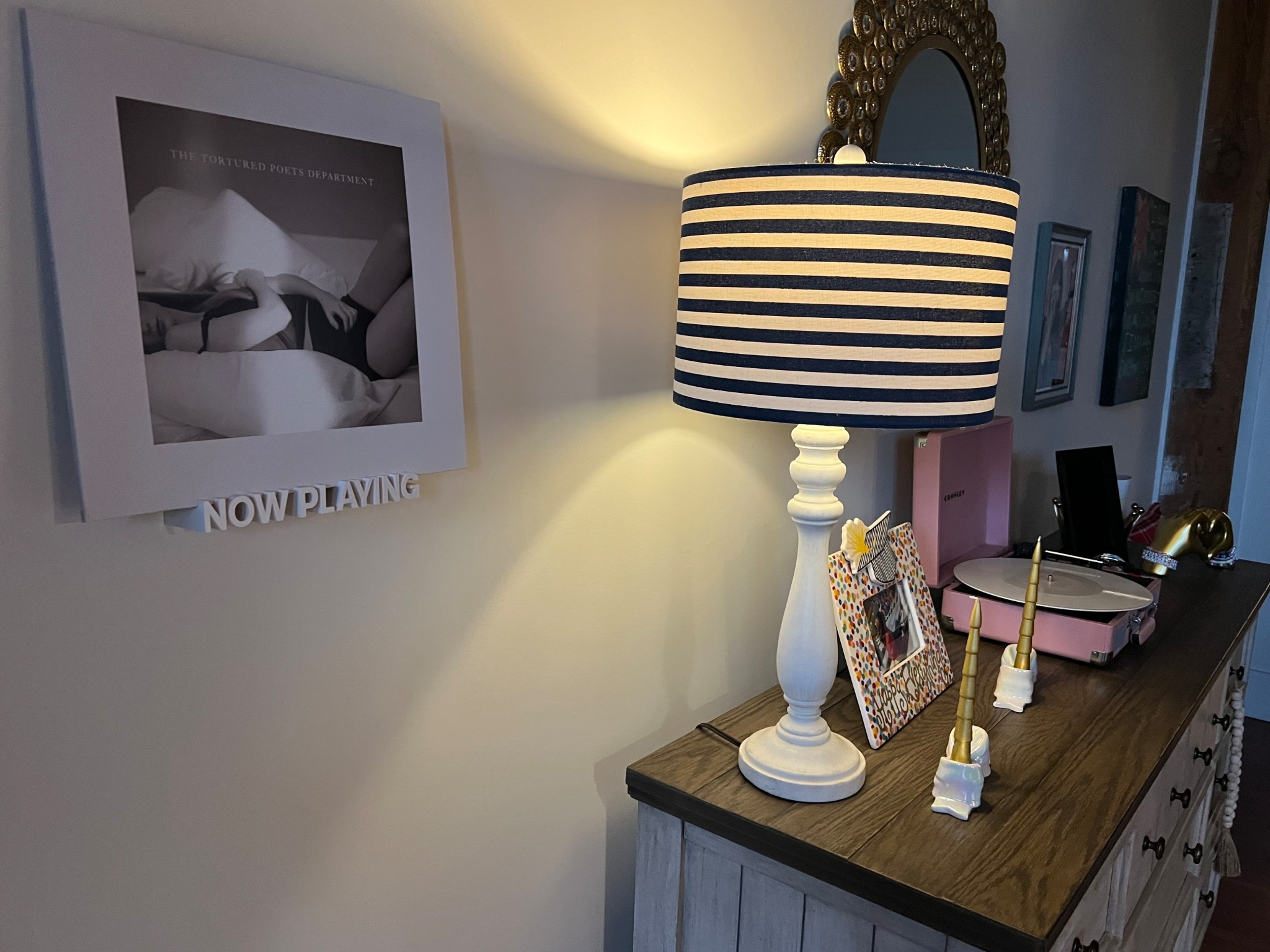 The cutest wall decor for records! 

#recordplayer #music #home