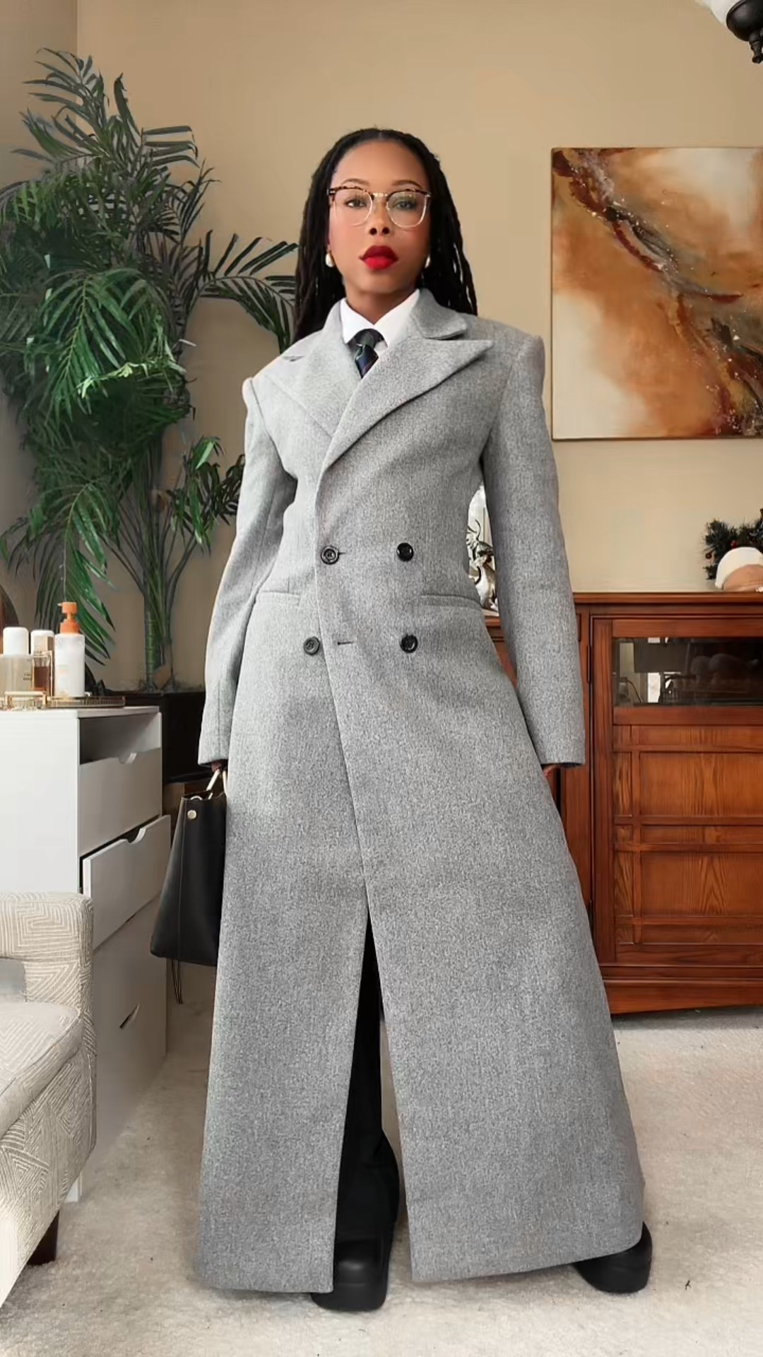 I’m obsessed with the coat from Akira! 😍 This is their Luxe Trench Coat. Chefs kiss 💋. 

#LTKootd #LTKWorkwear #LTKgrwm