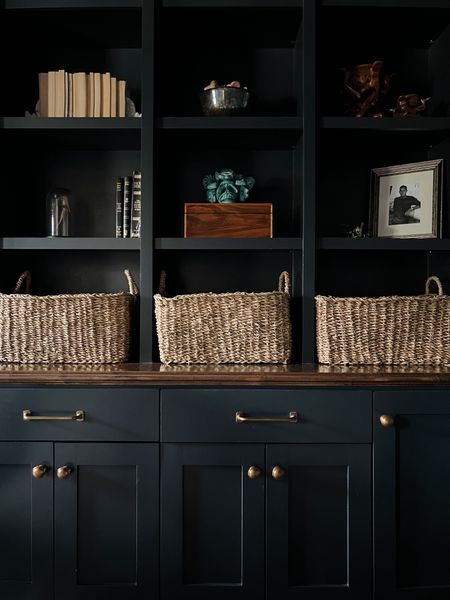 Love these baskets for adding additional storage to our bookcases in the home office 

They’re currently 30% off!



#LTKhome #LTKsalealert