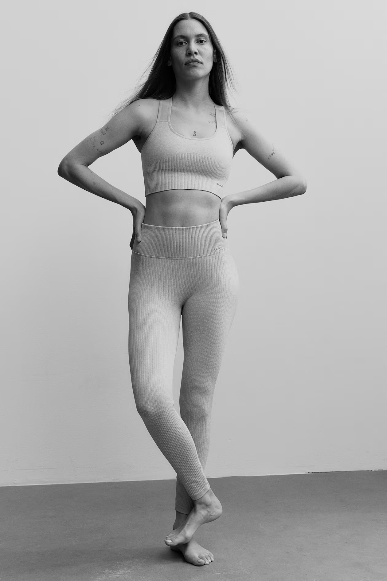 Ribbed Seamless Tights - Beige - aim'n - Ladies | H&M AT | H&M (DE, AT, CH, NL, FI)