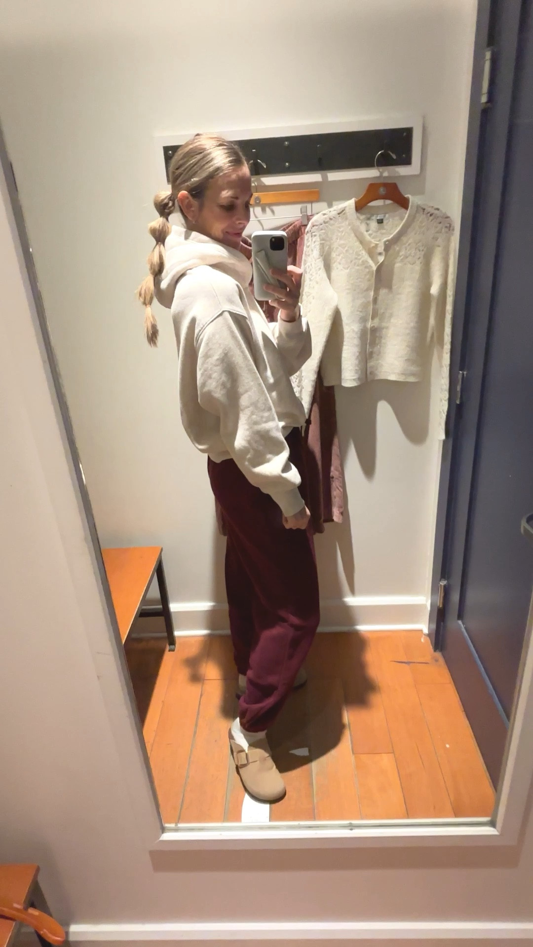 American Eagle just gets cozy season 🩶 These sweats are the definition of comfy chic — perfect for coffee runs, couch days, and everything in between.

#LTKGiftGuide #LTKHoliday #LTKActive