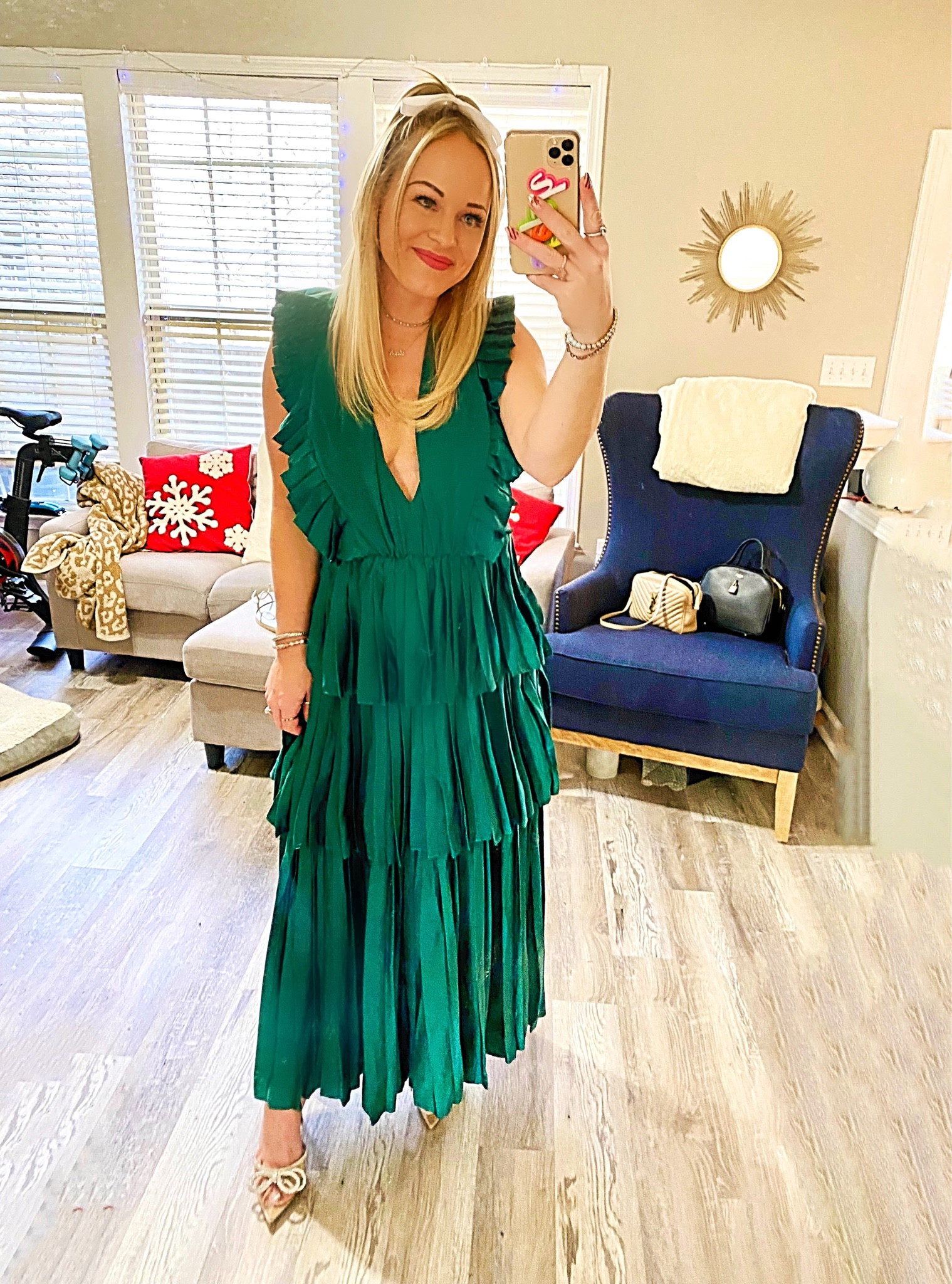 Holiday dresses, holiday party, holiday wedding 

#LTKHoliday #LTKwedding #LTKfindsunder100