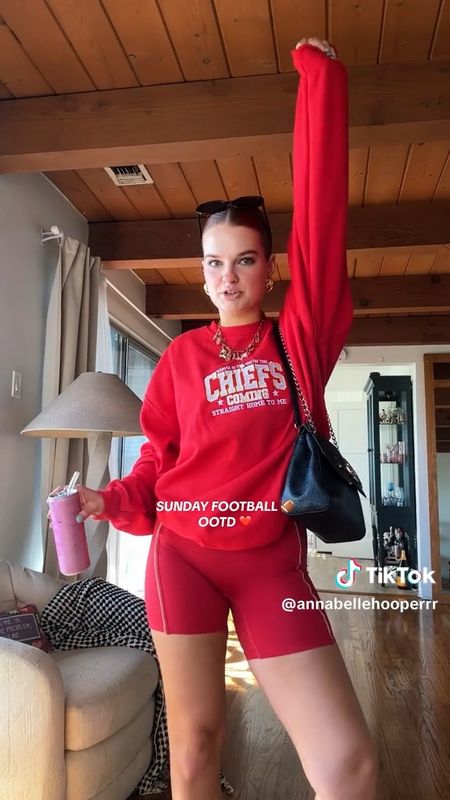 let’s go chiefs ❤️🤍

jumpsuit is from social sculpt! use code: annabelle20 for 20% off ❤️